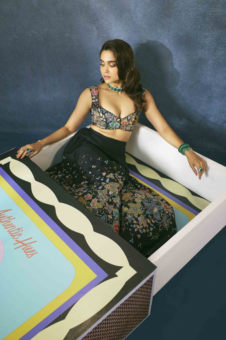 Ténébra - Sable Black Raw Silk Lehenga