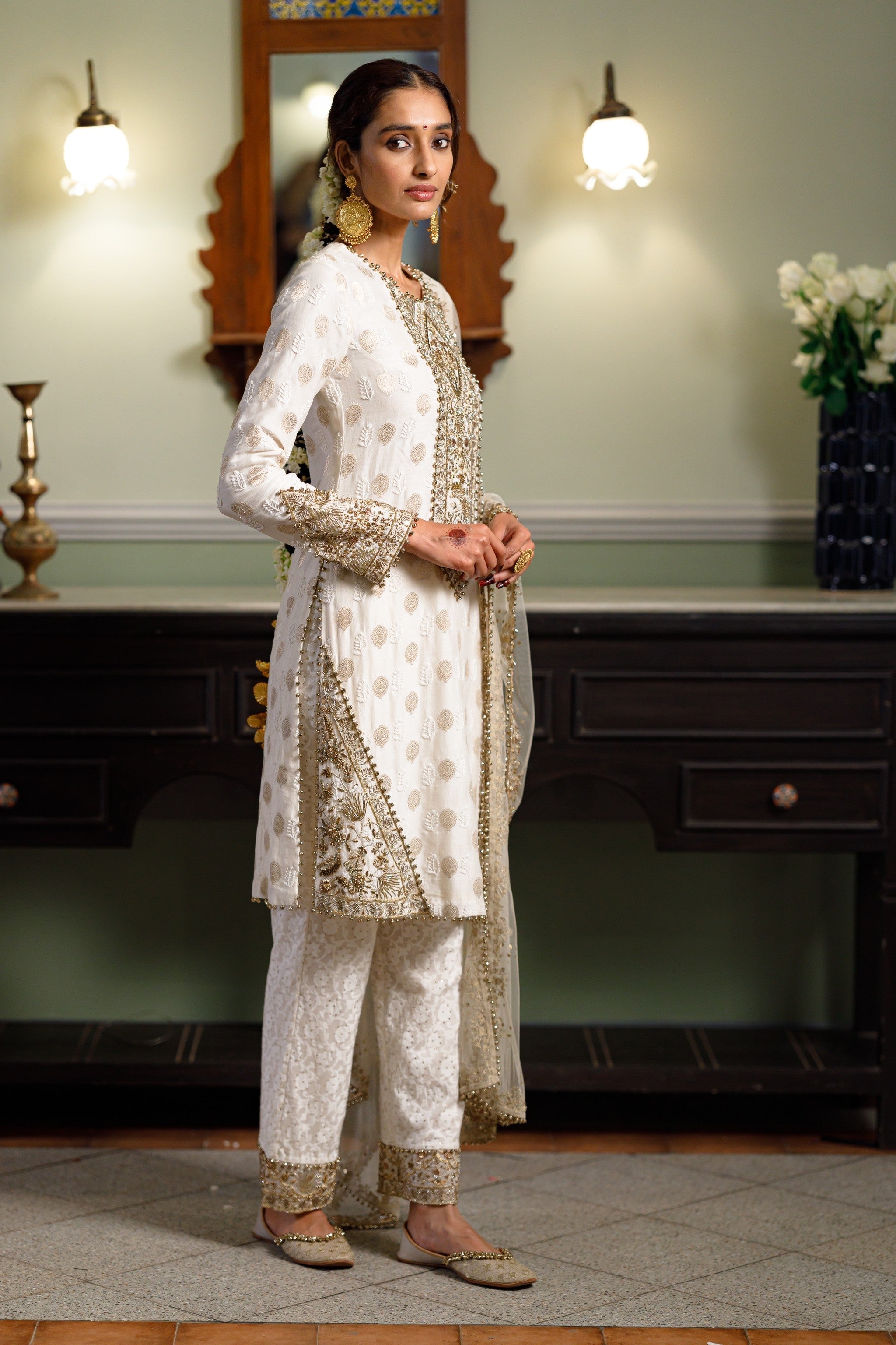 Gauhar Off White Straight Embroidered Yoke Kurta And Straight Pant With Embroidered Dupatta