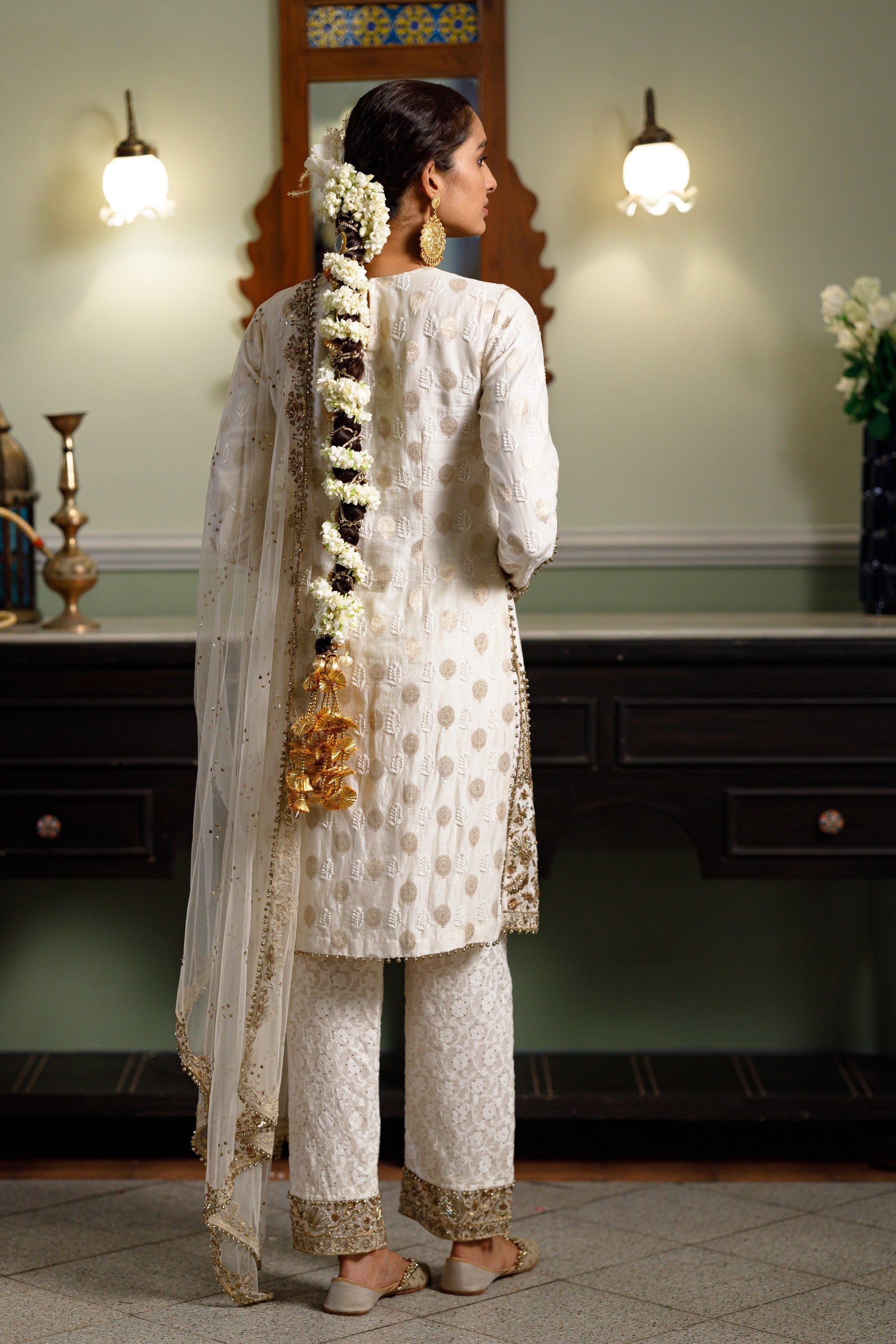 Gauhar Off White Straight Embroidered Yoke Kurta And Straight Pant With Embroidered Dupatta