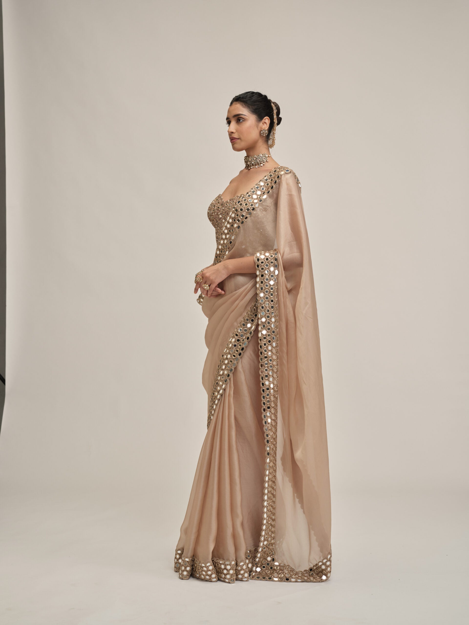 Light Beige Mirror Border Saree With Corset Set 4