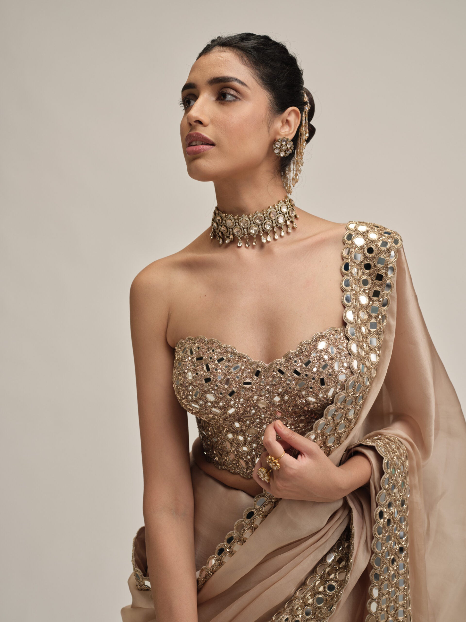 Light Beige Mirror Border Saree With Corset Set 2