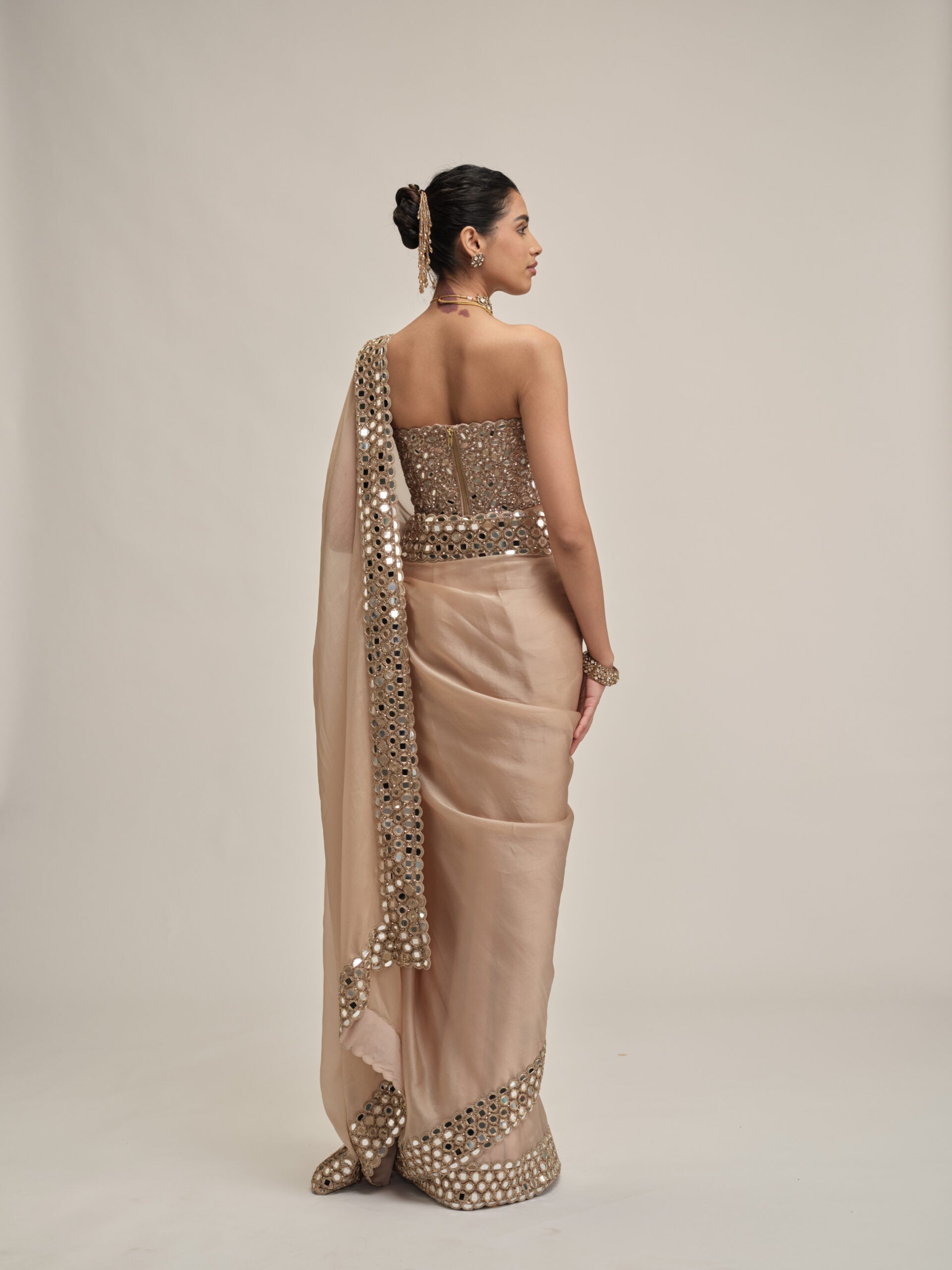 Light Beige Mirror Border Saree With Corset Set 5