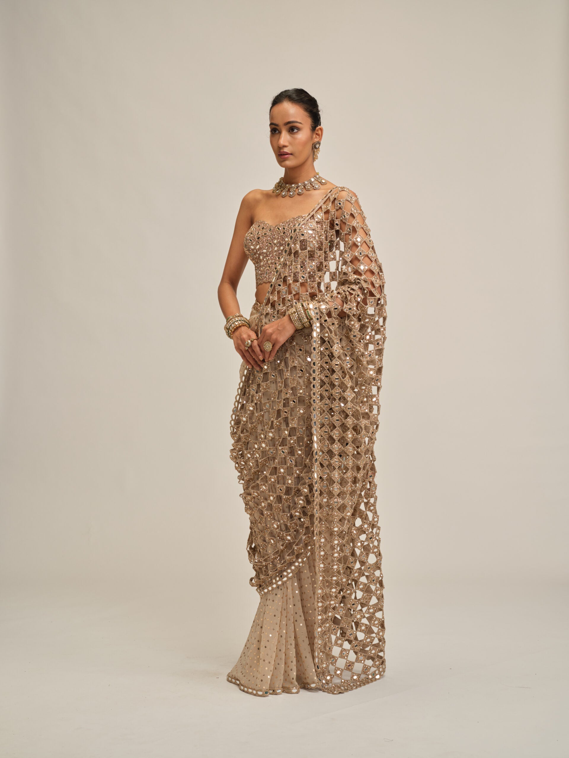 Light Beige Cutwork Pallu Saree With Corset Set 3