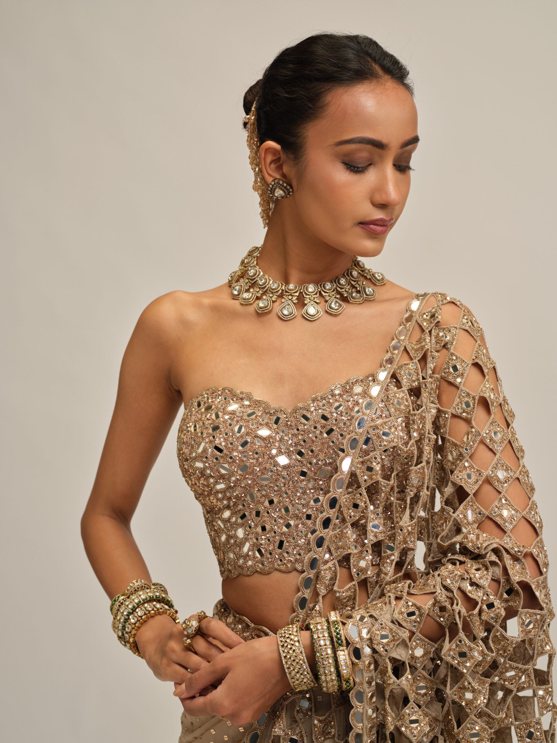 Light Beige Cutwork Pallu Saree With Corset Set 2
