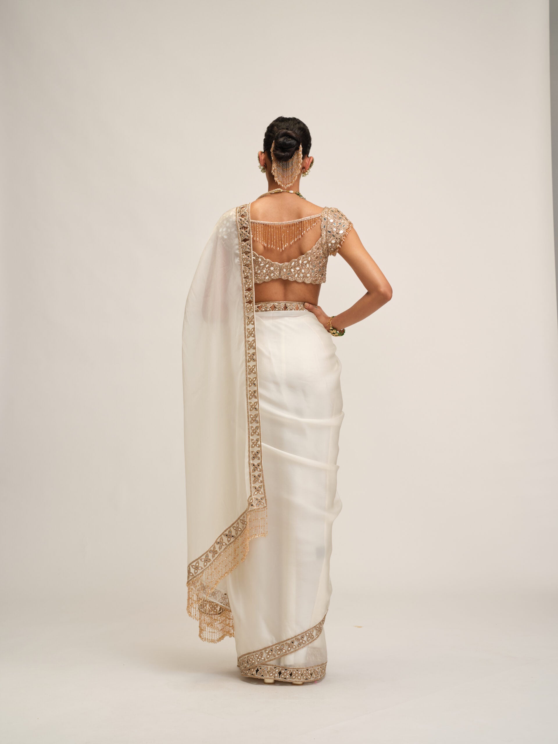 Off White Cutwork Border Saree Set 5