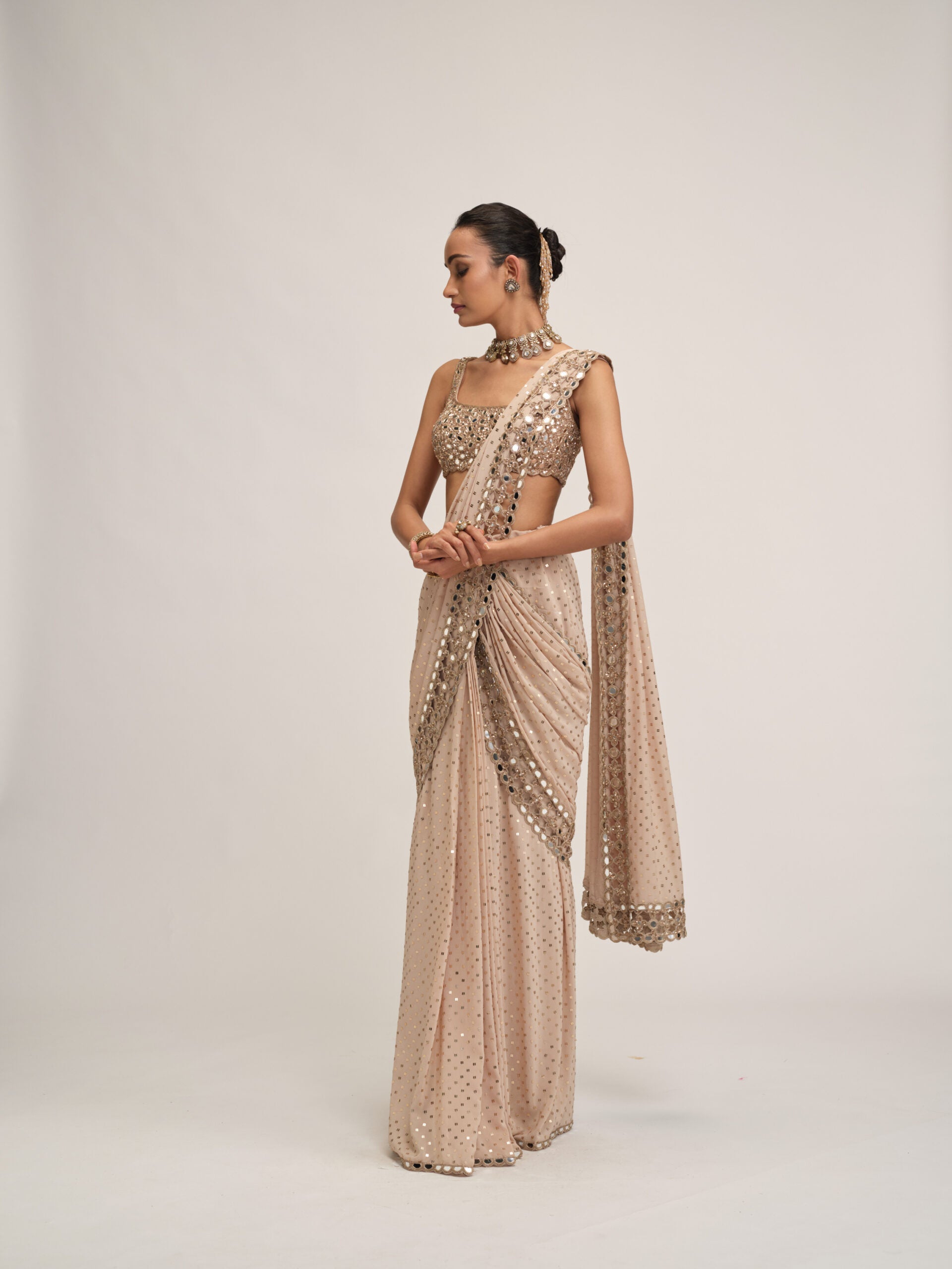 Light Beige Round Neck Cutwork Border Saree Set 3