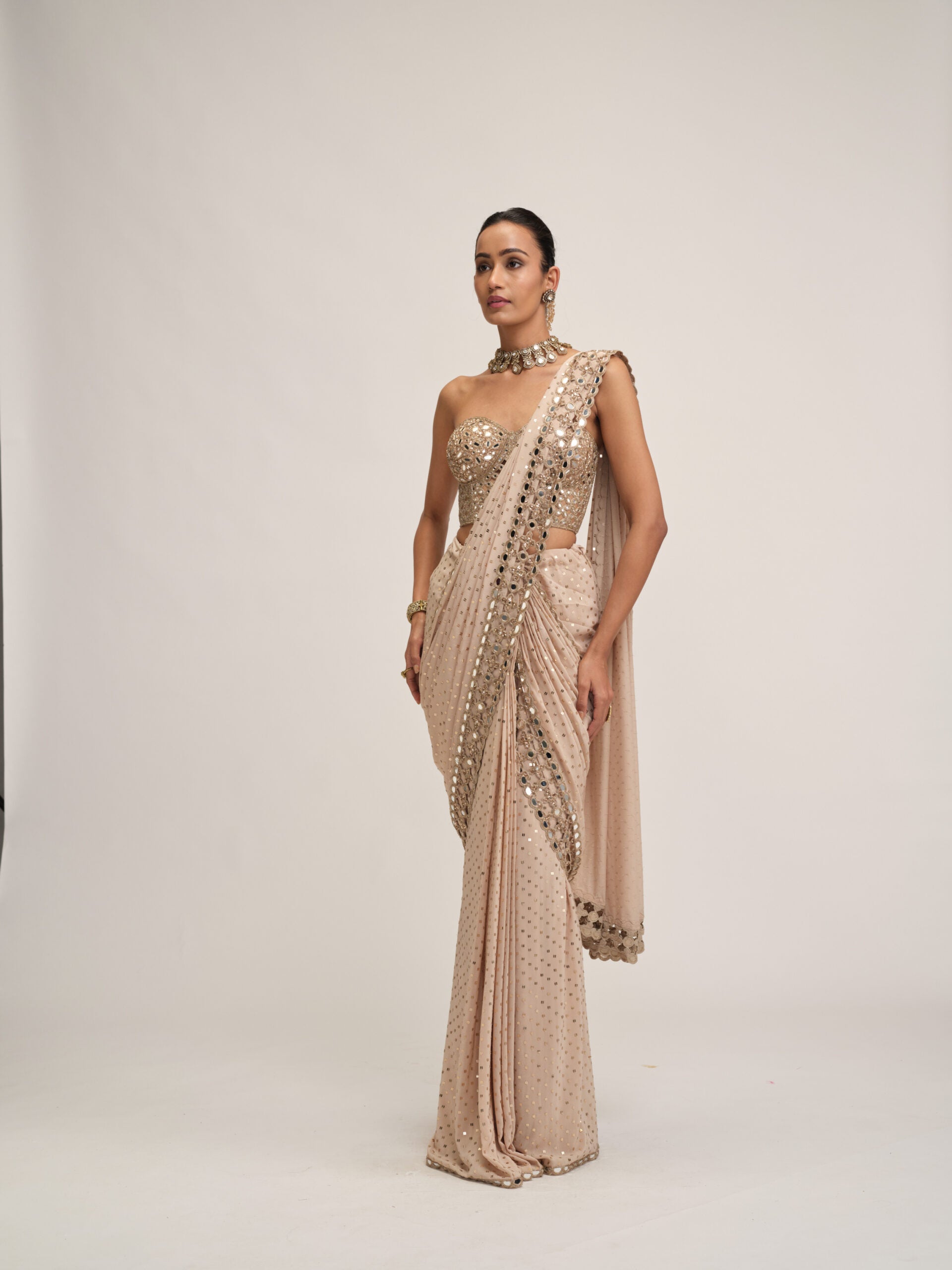 Light Beige Cutwork Border Saree Set 4