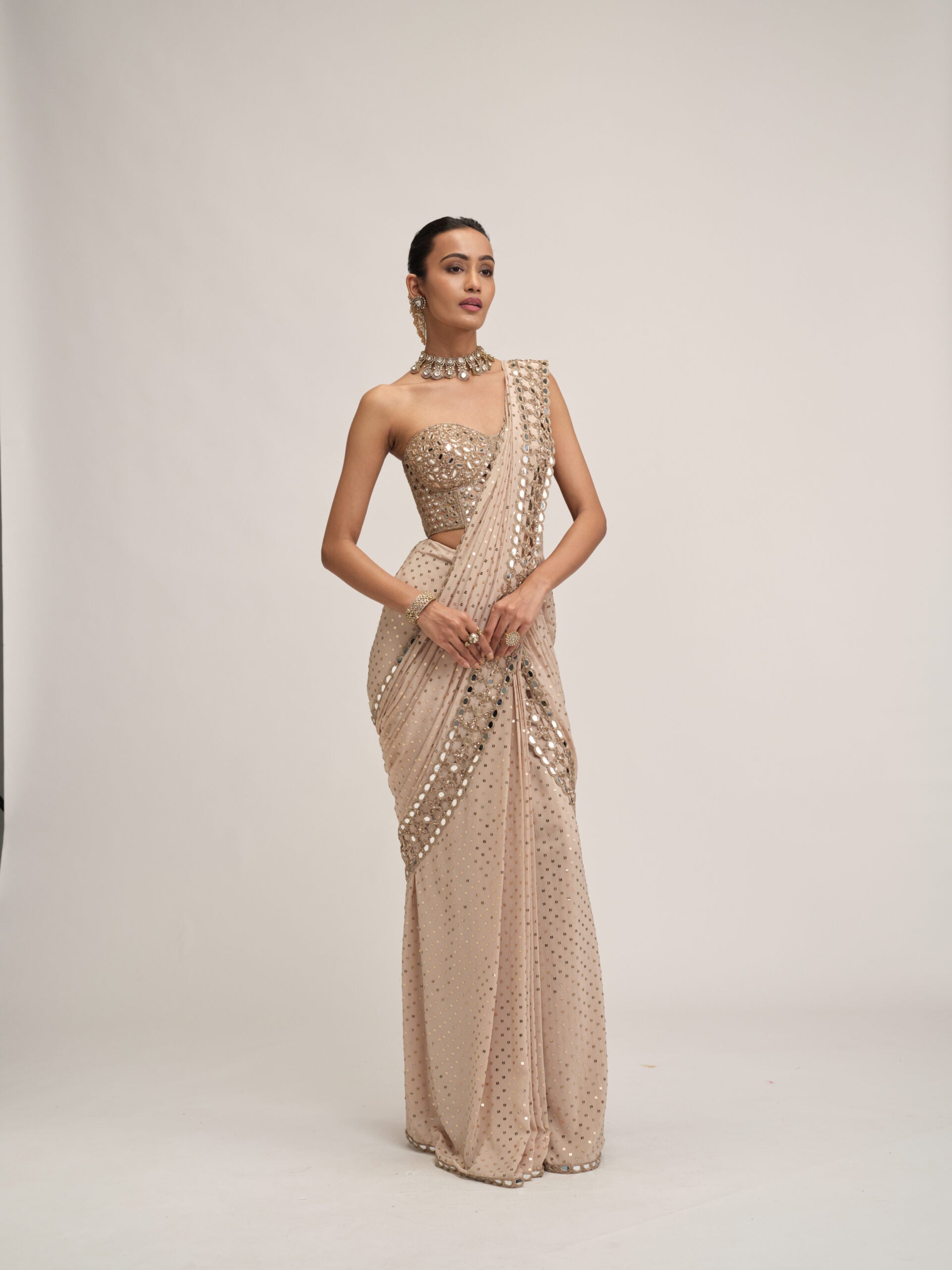 Light Beige Cutwork Border Saree Set 5