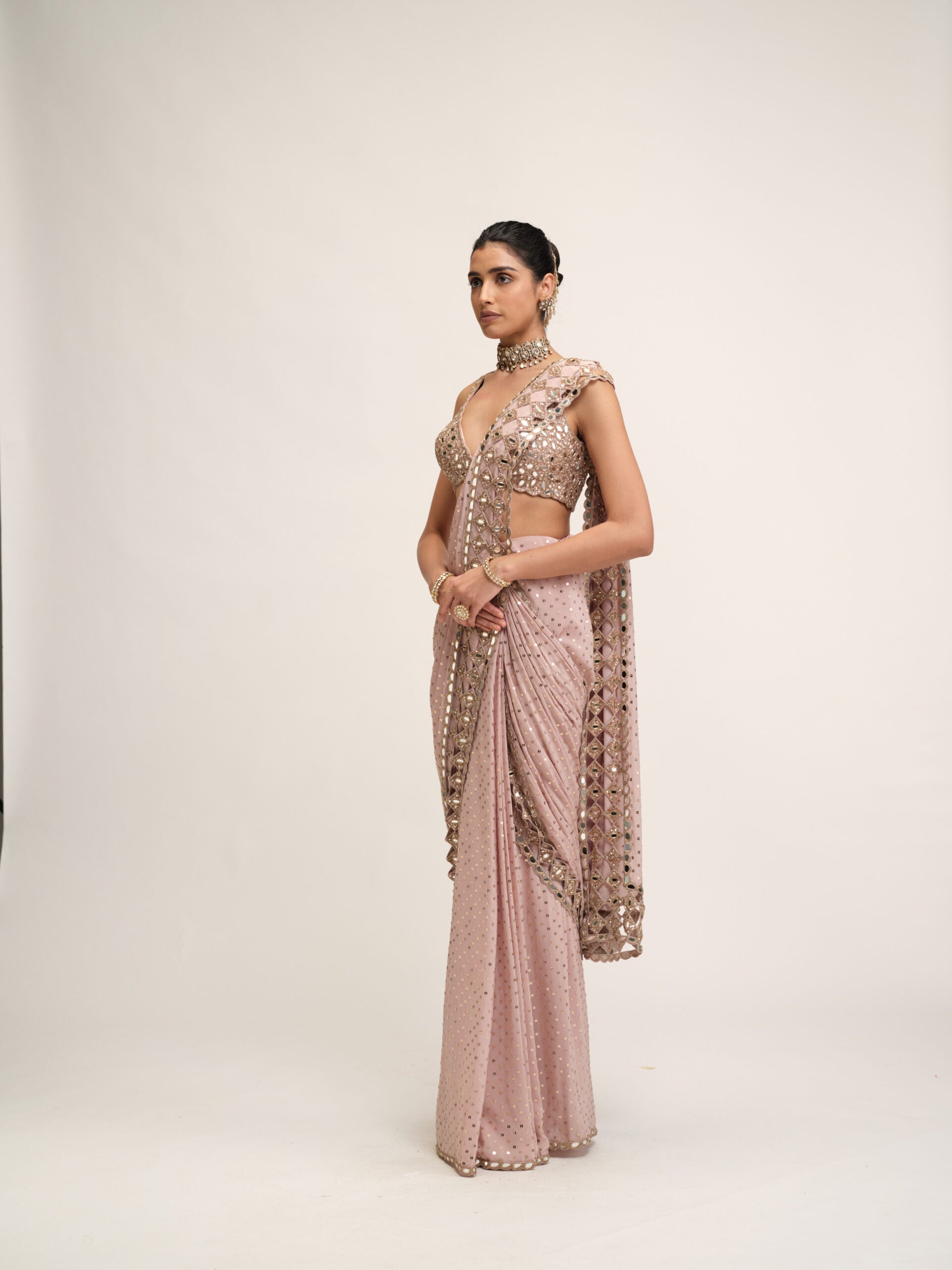 Ash Pink Cutwork Border Saree Set 4