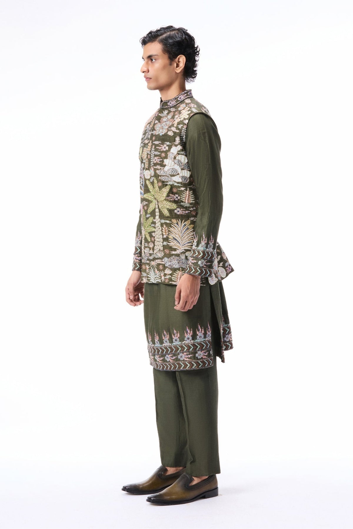 BRIGHTHEART - Lush Green Raw Silk Bundi