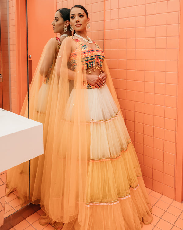 Kareena Kapoor Khan Looks Resplendent In A Pastel Cape Lehenga, Pics! -  Boldsky.com
